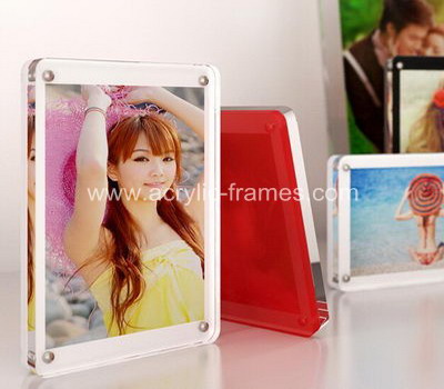Clear magnetic picture frames